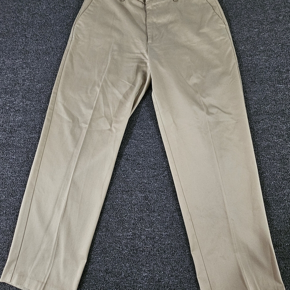 Dockers D3 Classic Fit Khaki Pants Mens 36x32 Beige Straight - Picture 2 of 13